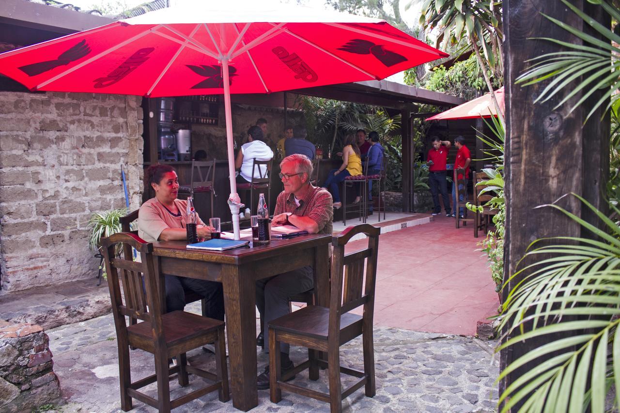 Split Hostel Antigua Exterior photo