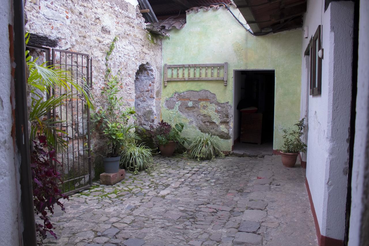 Split Hostel Antigua Exterior photo