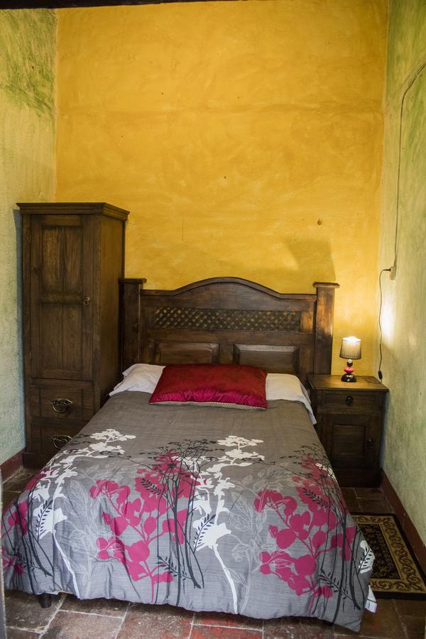 Split Hostel Antigua Exterior photo